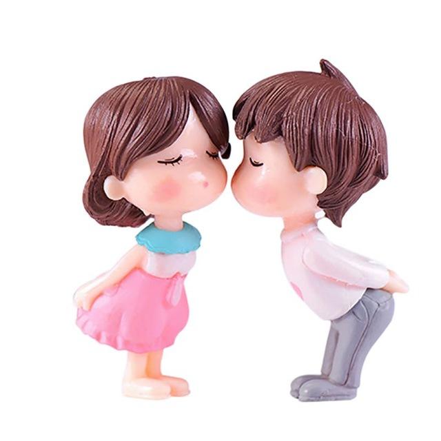 Cute Boy and Girl Lovers Kiss Wedding Dolls