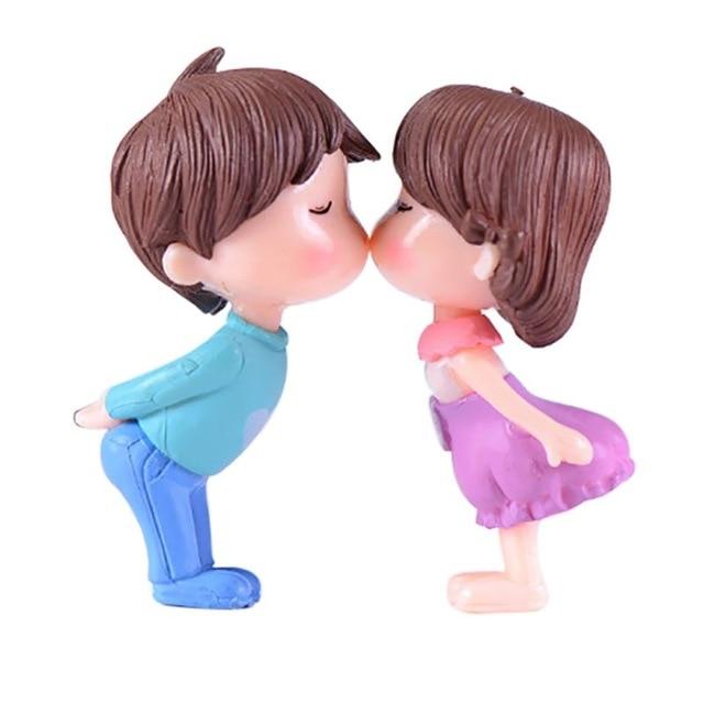 Cute Boy and Girl Lovers Kiss Wedding Dolls