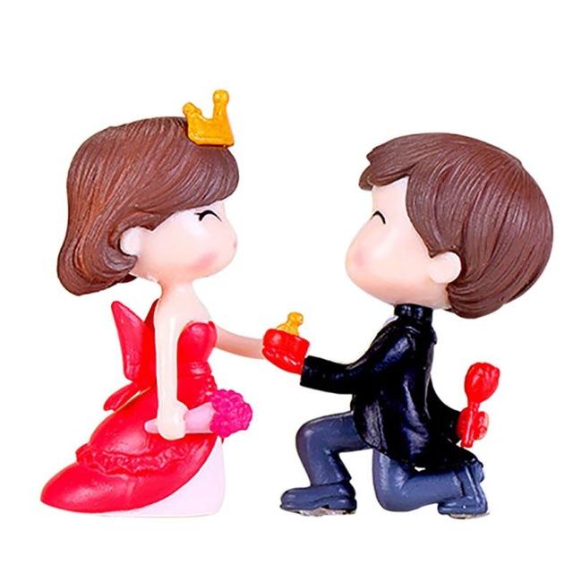 Cute Boy and Girl Lovers Kiss Wedding Dolls